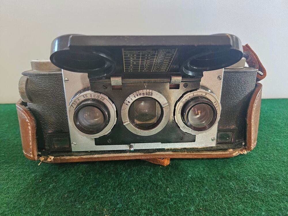 Vintage Stereo Realist Camera